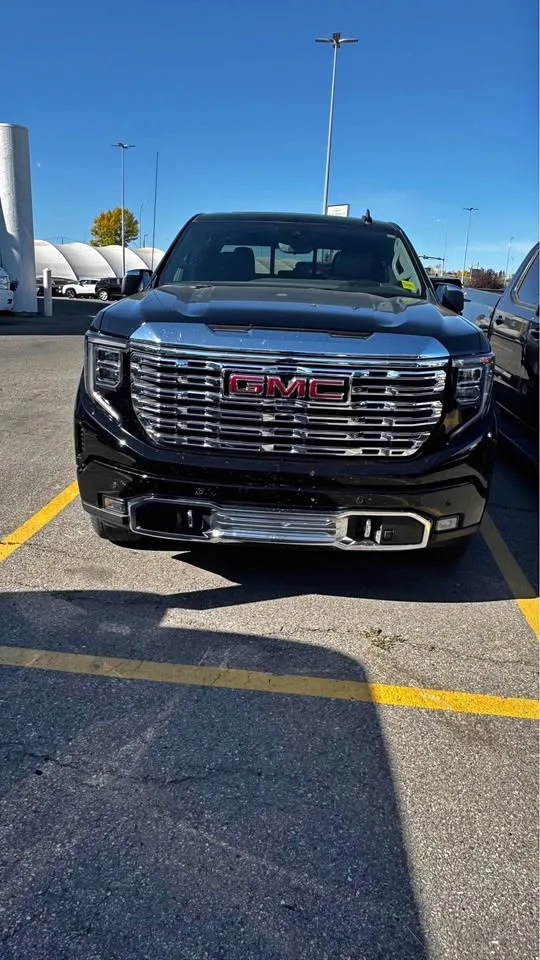 2024 GMC Sierra 1500 Denali thumbnail