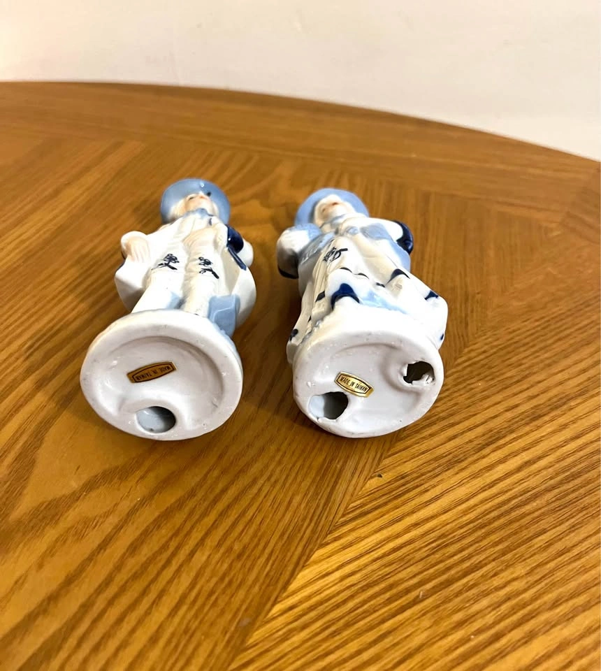 Vintage Blue and White Set of 2 Porcelain 5” Figurines - photo 5