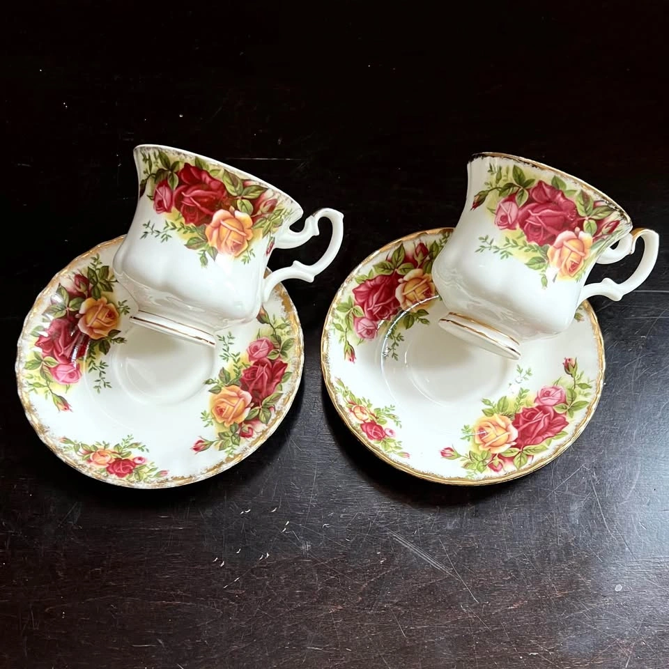 2 Set Royal Albert Old Country Roses Teacups & Saucers - photo 2