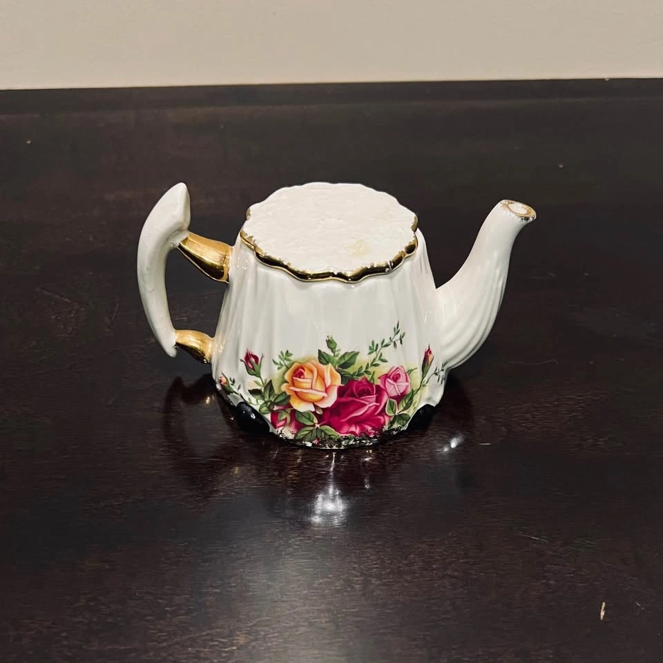 Royal Albert 1996 Old Country Roses Mini Decorative Teapot - photo 2