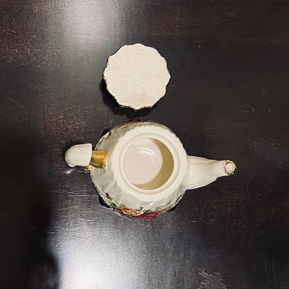Royal Albert 1996 Old Country Roses Mini Decorative Teapot - photo 3