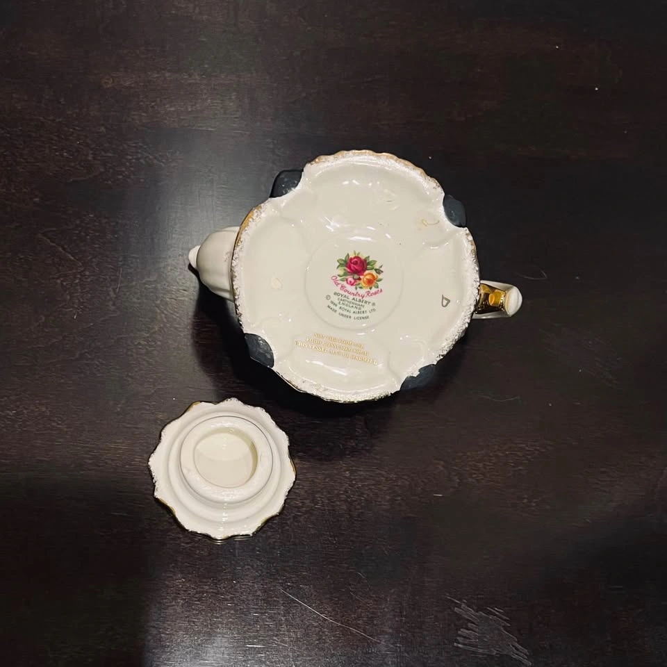 Royal Albert 1996 Old Country Roses Mini Decorative Teapot - photo 4