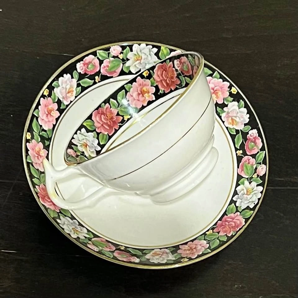 England Tea Cup & Saucer Floral Bone China With Gold Trim - photo 3