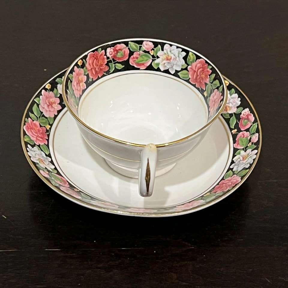 England Tea Cup & Saucer Floral Bone China With Gold Trim - photo 5