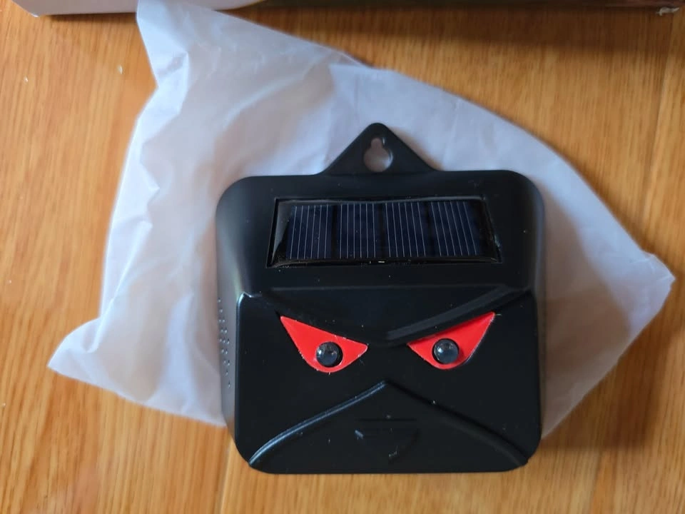 Solar Animal Repeller Predator Eyes - photo 2