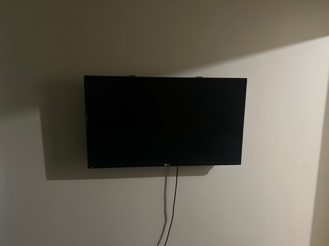 32 inch RGA TV