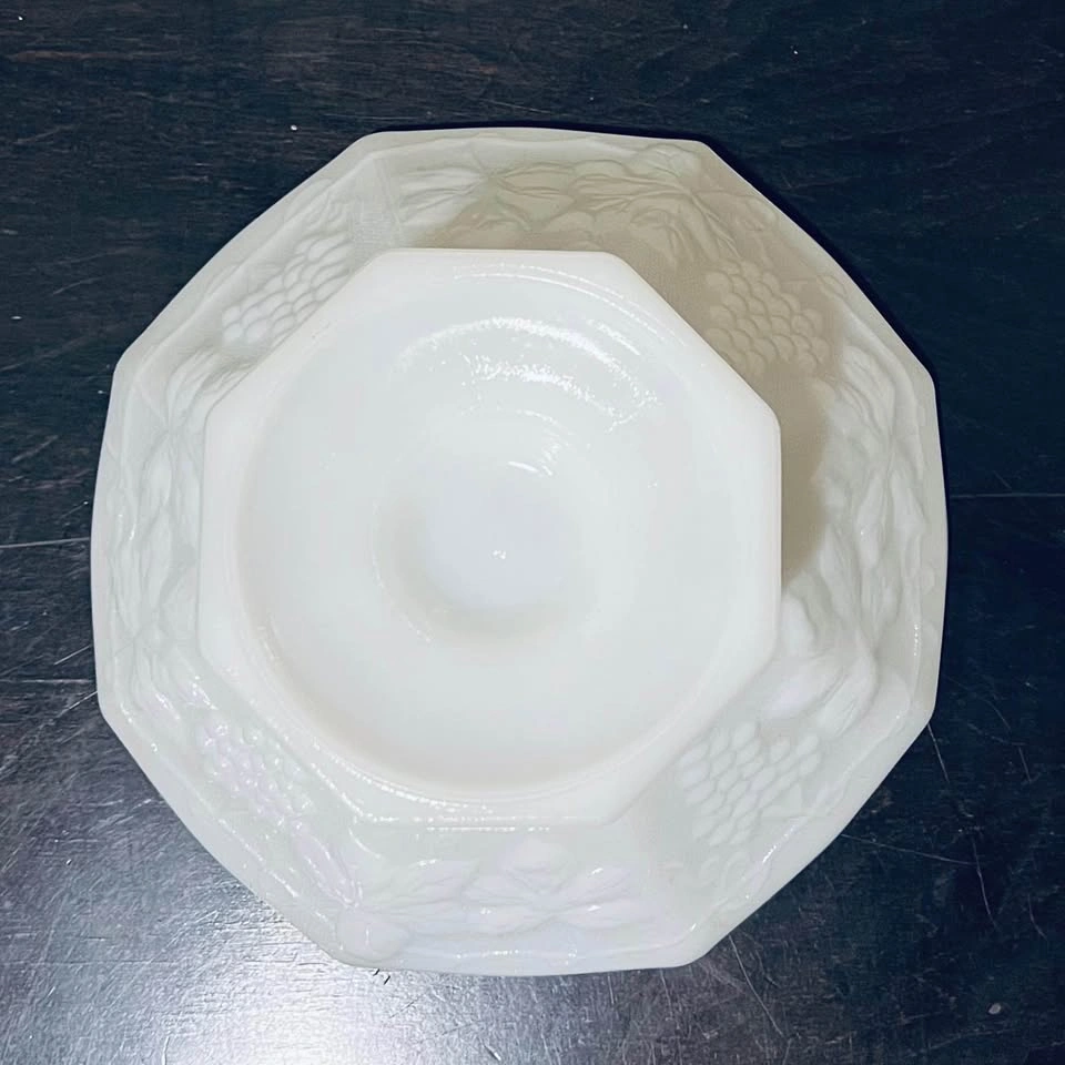 Milk Glass Anchor Hocking Pedestal Fruit Bowl Grape Pattern - photo 4