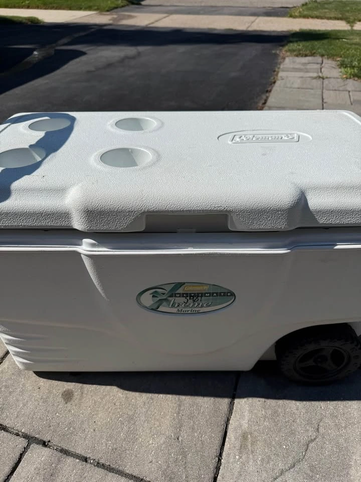 Coleman Xtreme 50-Quart Marine Wheeled Cooler - photo 3