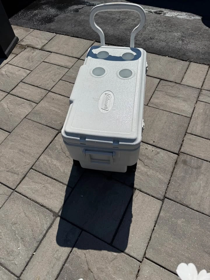 Coleman Xtreme 50-Quart Marine Wheeled Cooler - photo 5
