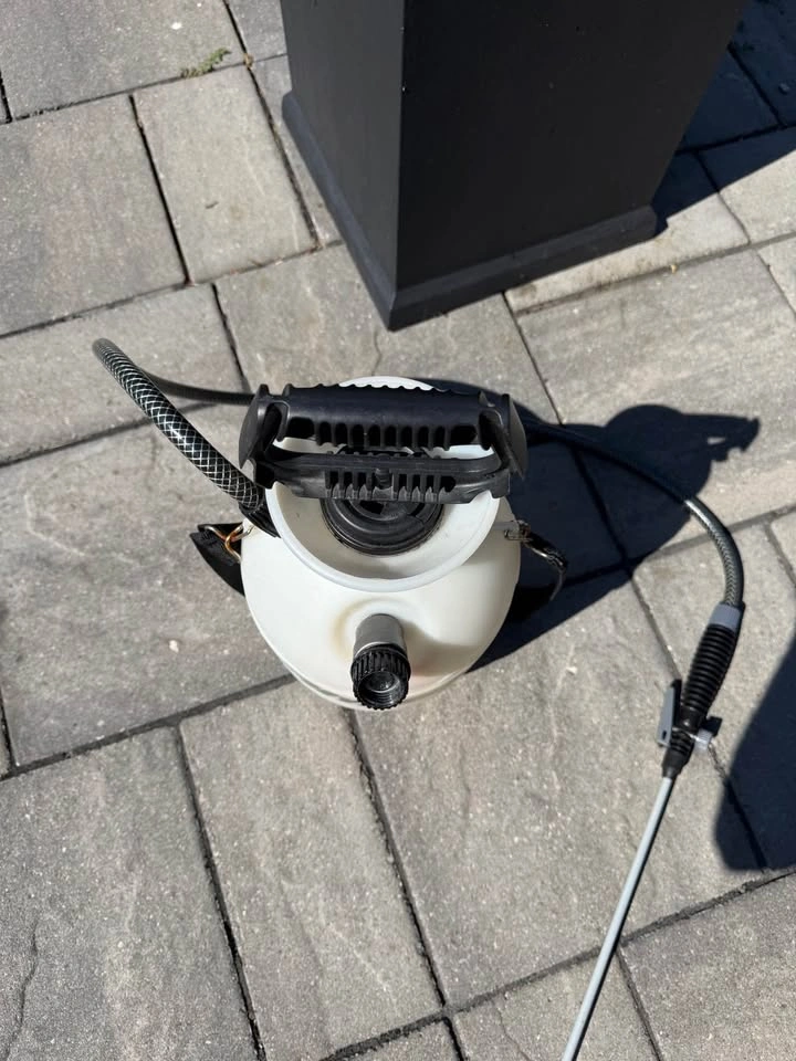 Hybrid Lawn and Garden Sprayer - photo 4