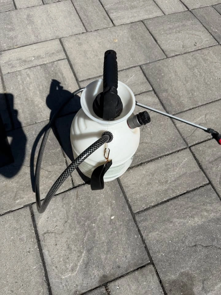 Hybrid Lawn and Garden Sprayer - photo 5