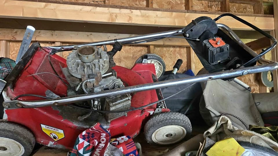 Commercial Toro Mower (Parts)