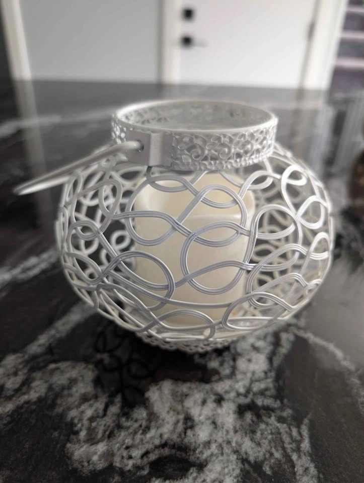 White Metal Wire Lantern with LED Candle - photo 2