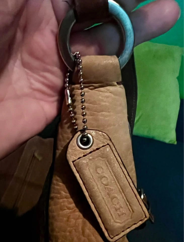 Coach Bag Tan Soft Pebbled Leather / Brown Leather Strap - photo 5
