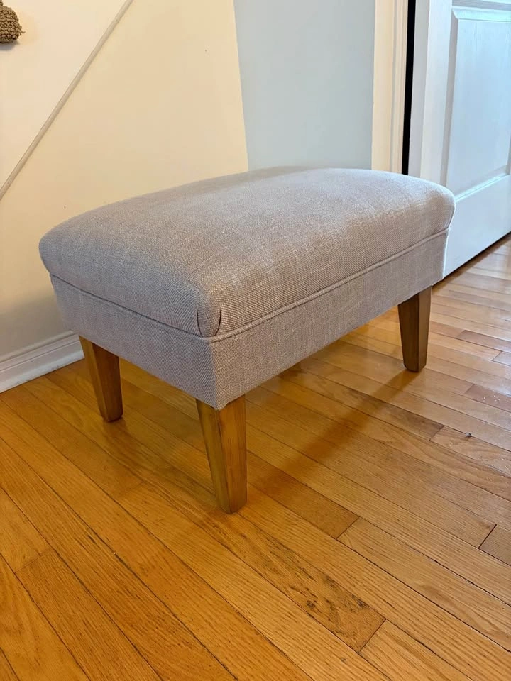 Pier 1 upholstered accent ottoman (like new)
