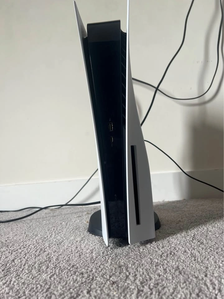 PS5 Disc Edition - photo 2