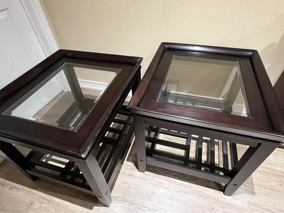 Pair of Dark Espresso Wood Coffee / End Tables with Glass Tops - photo 4