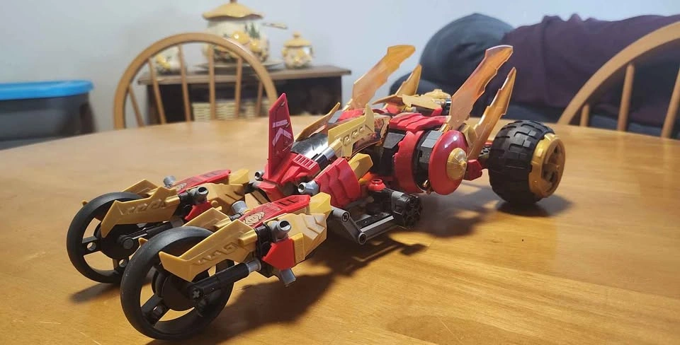 LEGO Ninjago Kai's Golden Dragon Raider