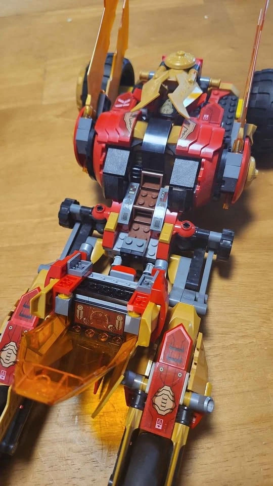 LEGO Ninjago Kai's Golden Dragon Raider - photo 2