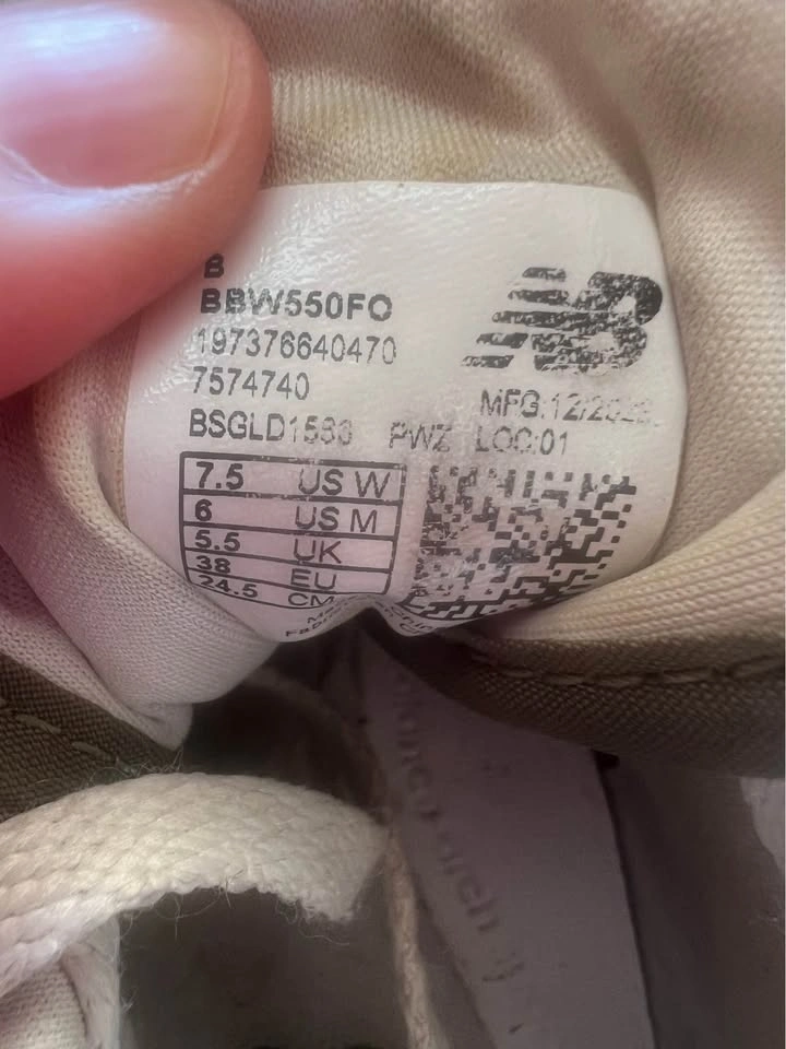 New Balance 550 - Excellent Condition (M6 / W 7.5) - photo 4