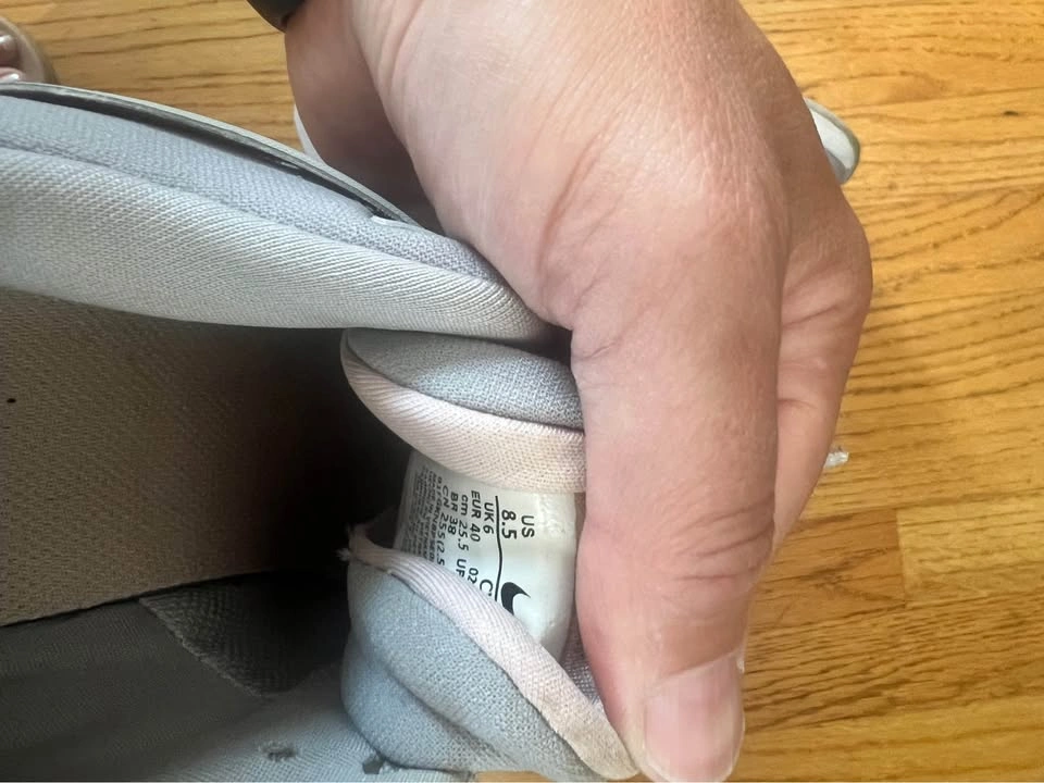 Women’s Nike Runners size 8.5 - photo 4