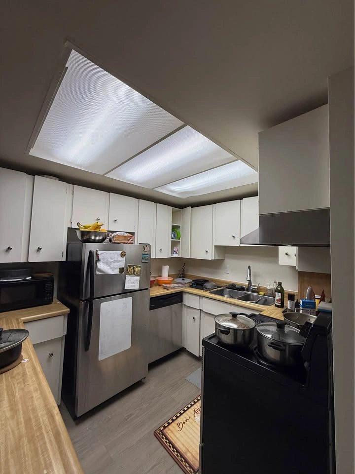 1 Bed 1 Bath - Apartment - photo 2