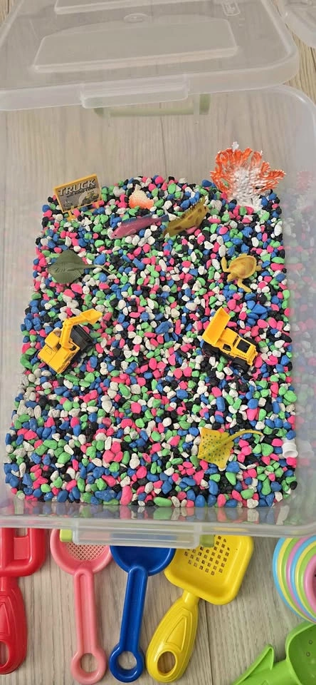 Sensory bin and accessories