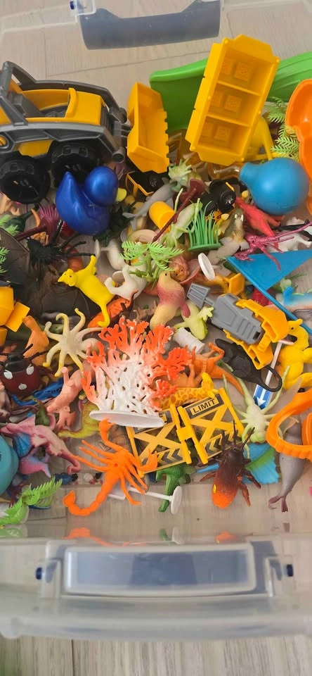 Sensory bin and accessories - photo 4