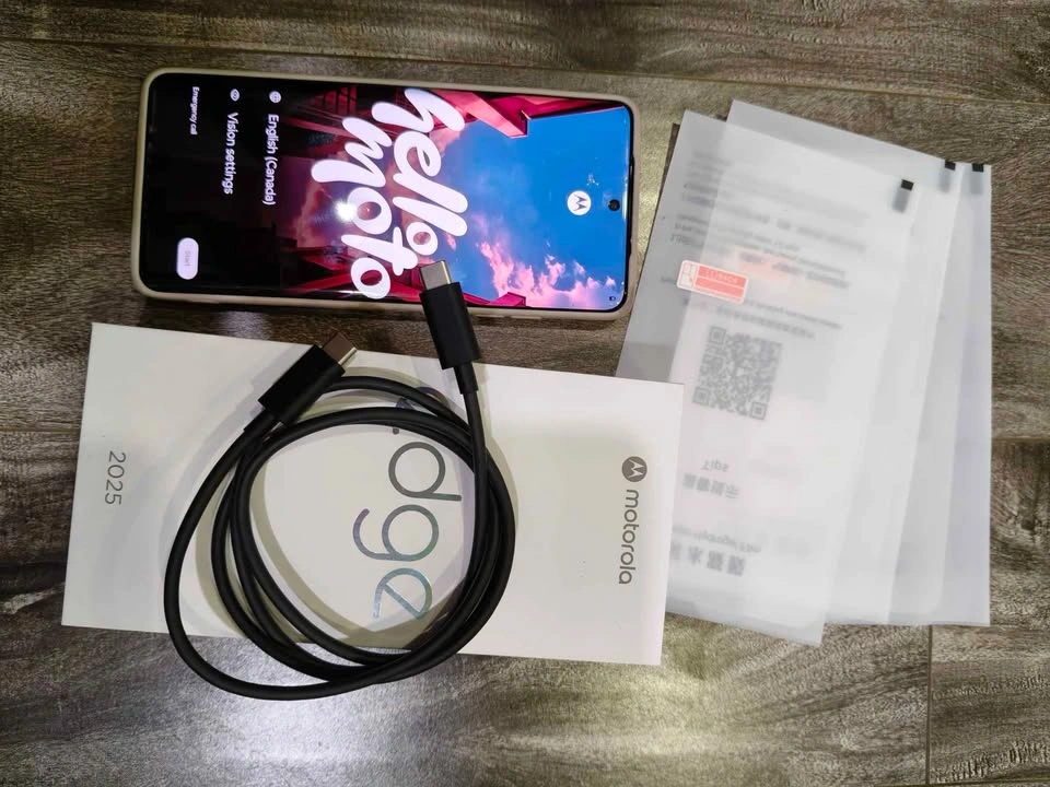 Motorola Edge (2025) 256GB – Deep Forest Green - photo 2