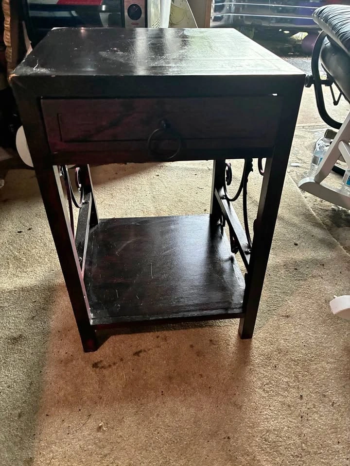 Single-Drawer Nightstand