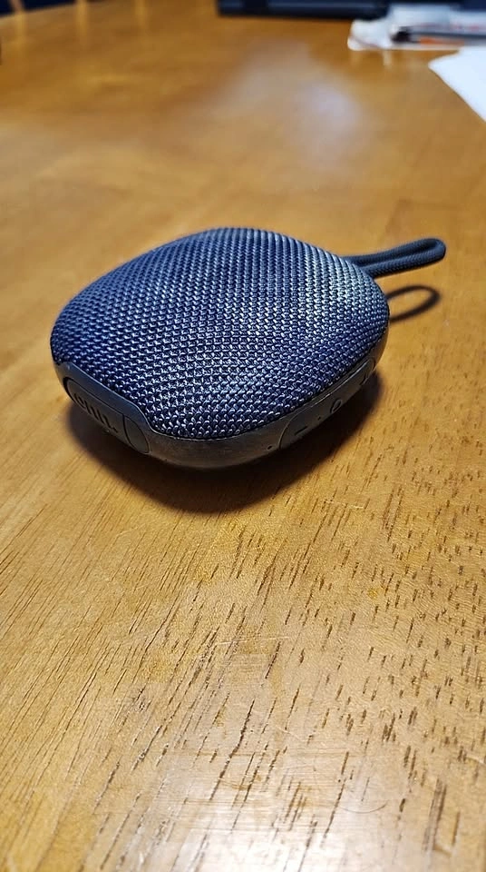 Portable Speaker Onn.