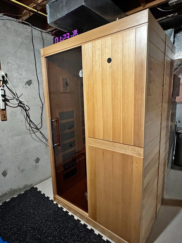 Westinghouse Low-EMF 2-3 Person Infrared Home Sauna