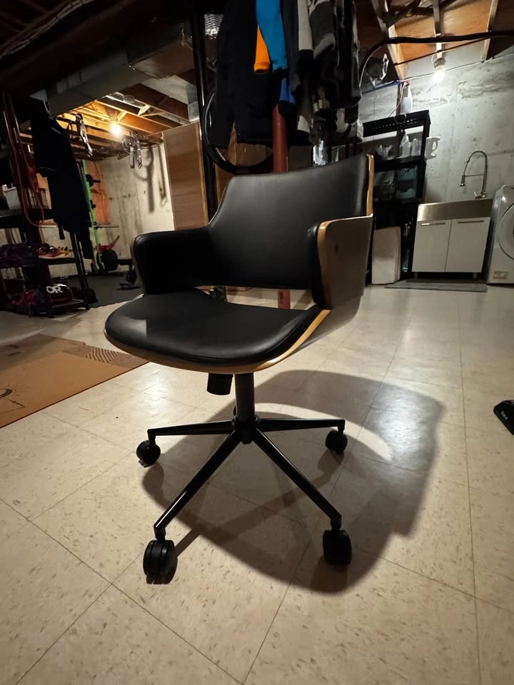 Structube Galt Mid-Century Modern Office Chair - photo 3