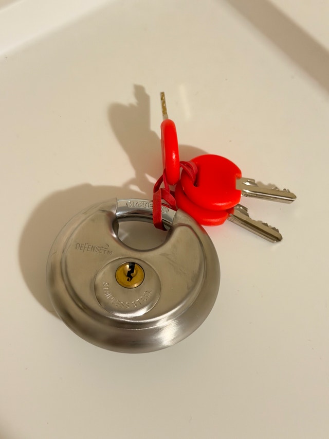 Stainless Steel Disc Padlock with 3 Keys - photo 2