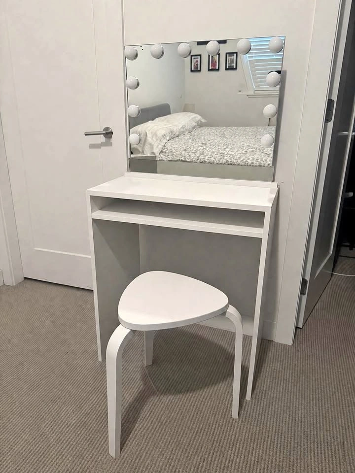 Vanity mirror