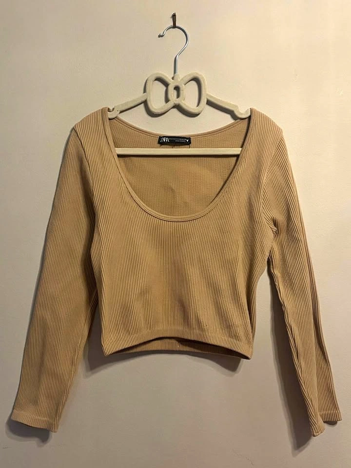 Zara Ribbed Long Sleeve Crop Top