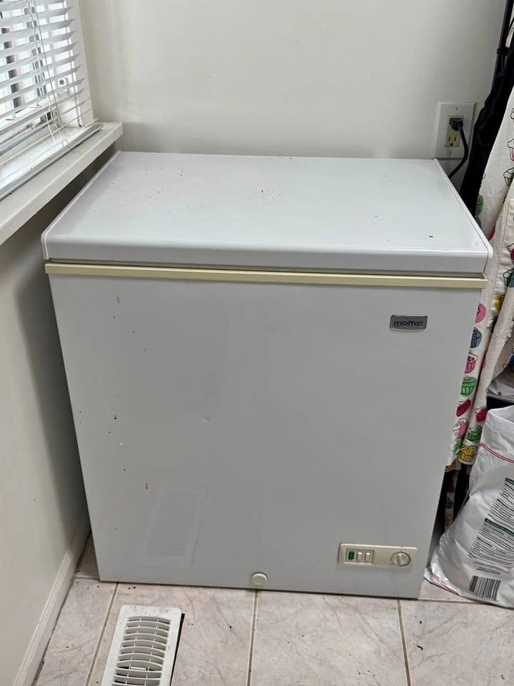 Deep freezer 5.0 cu ft
