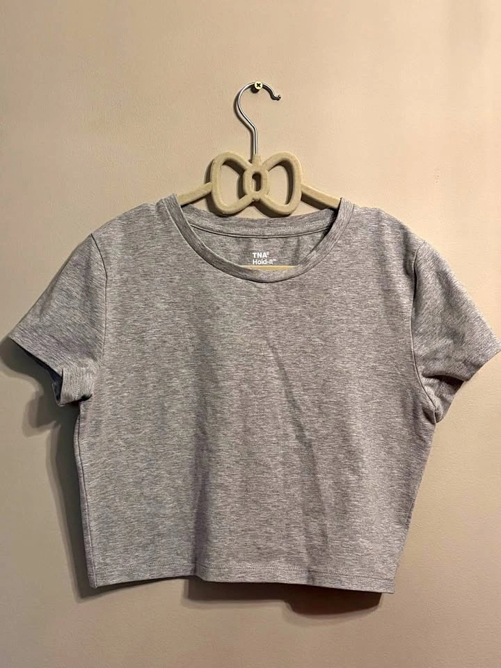 TNA Hold-It Crop T-Shirt - Size Small