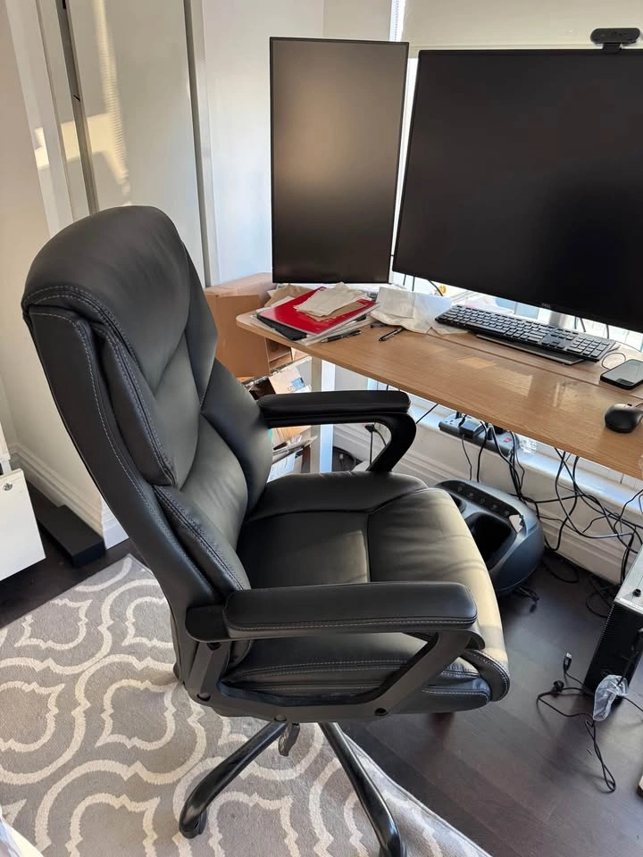 Gaming/Office Chair and Standing Desk - photo 2
