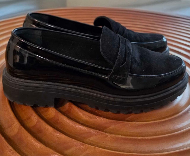 Patent Leather & Faux Suede Loafers! Worn ONCE!! - photo 4