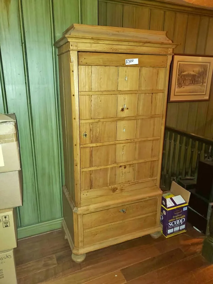 Antique pine wardrobe thumbnail
