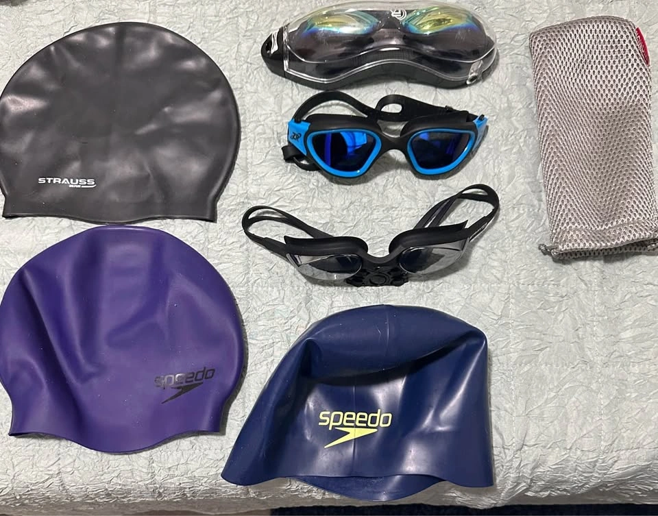 Swimming glasses and caps set - Never used - photo 4