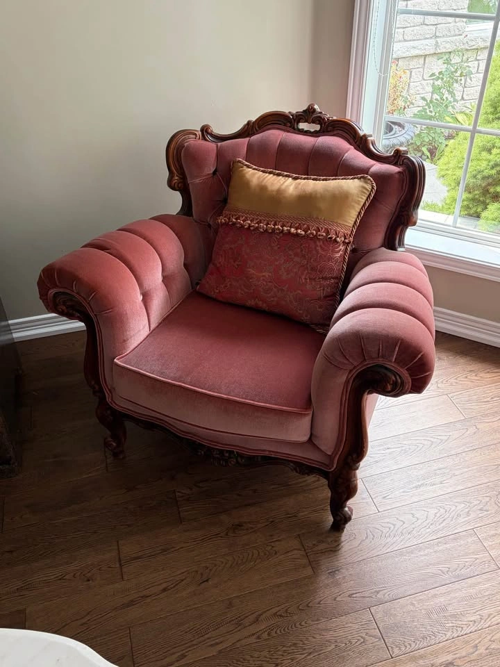 Victorian Sofa & Armchair Set (Vintage Canadian-Made) - photo 3