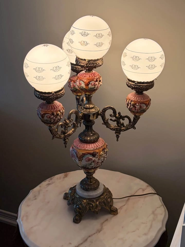 Pair of Large Vintage Capodimonte-Style Cherub 4-Globe Lamps - photo 3