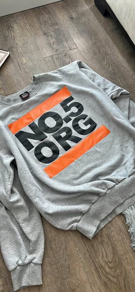 Men’s No.5 Orange Sweatshirt L