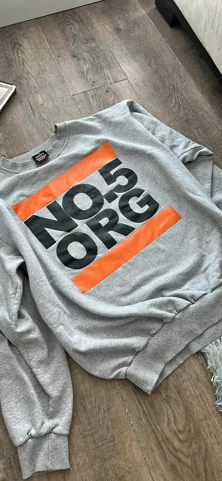 Men’s No.5 Orange Sweatshirt L thumbnail