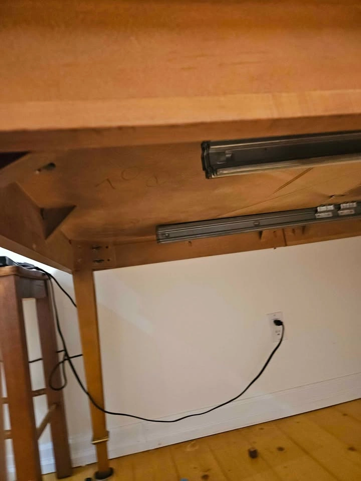 Extendable solid wood dining table - photo 3