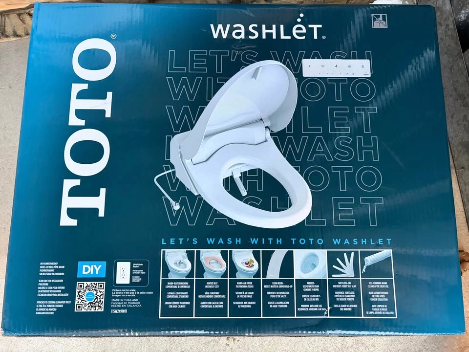 TOTO Washlet Elongated Bidet Seat with SoftClose Lid - photo 2