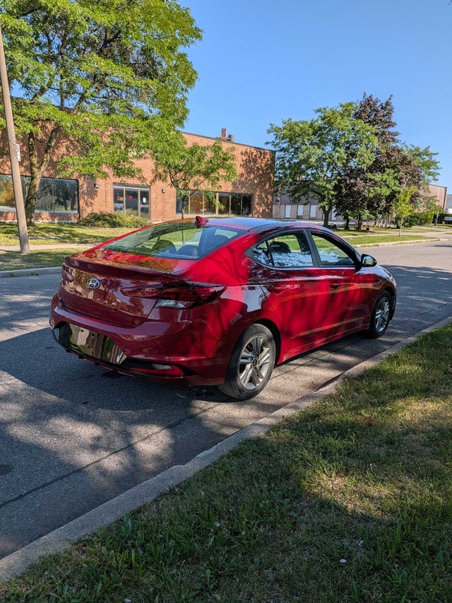 2019 Hyundai Elantra Well Maintained - photo 3