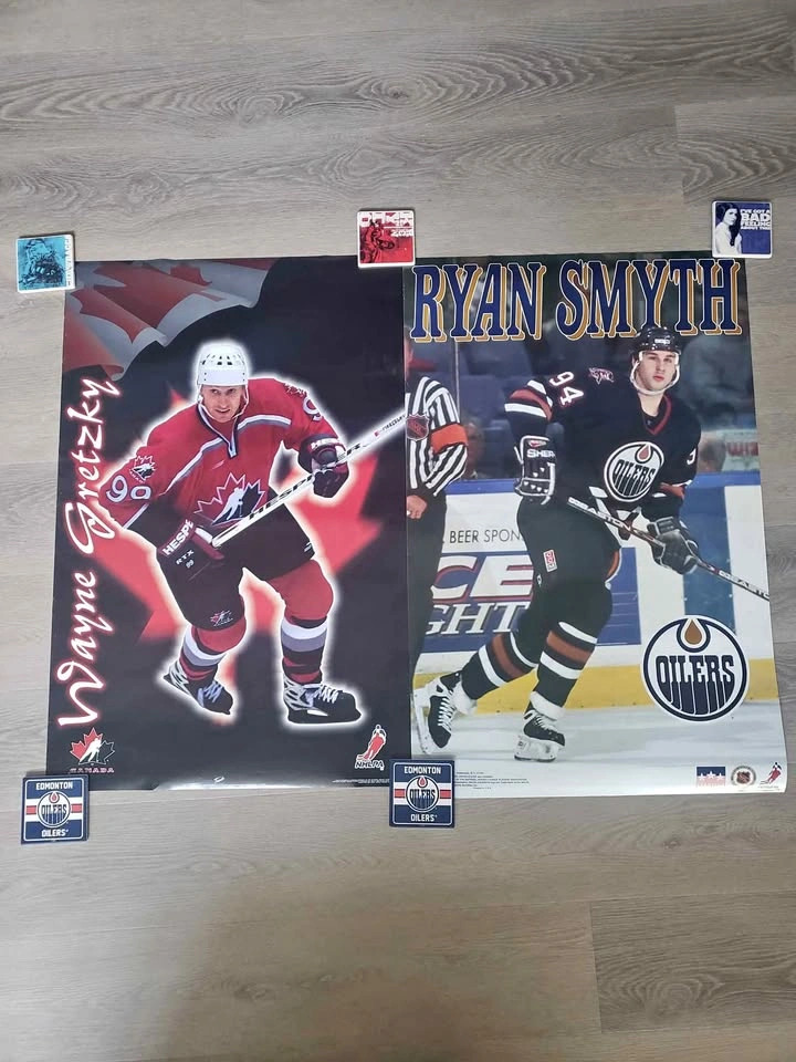 HOCKEY ITEMS / HOCKEY BOOKS